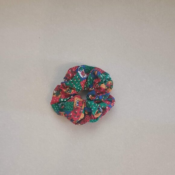 Christmas Themed Scrunchie - Picture 4 of 4